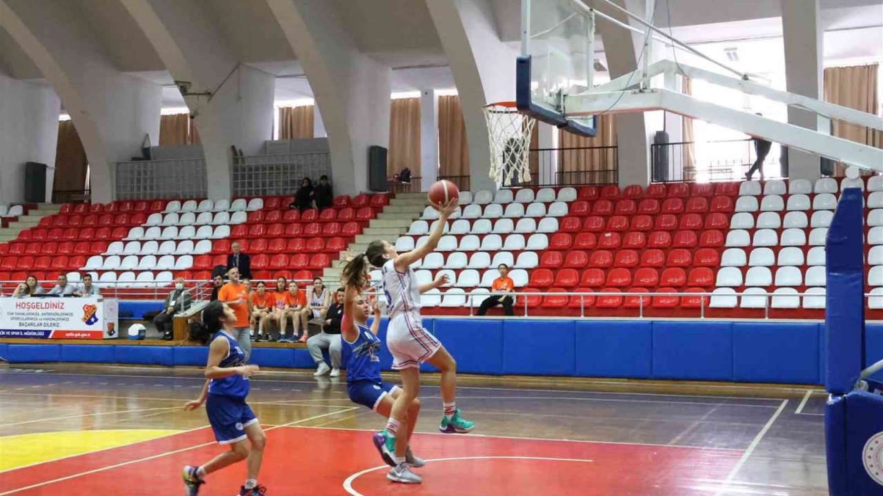 Aydın’da U16 Kızlar Basketbol Şampiyonası başladı
