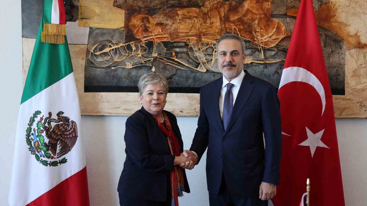 Dışişleri Bakanı Fidan, Meksikalı mevkidaşı Alicia Bárcena Ibarra ile görüştü