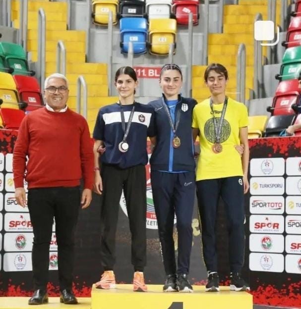 Karslı atletler İstanbul’da madalyaları topladı