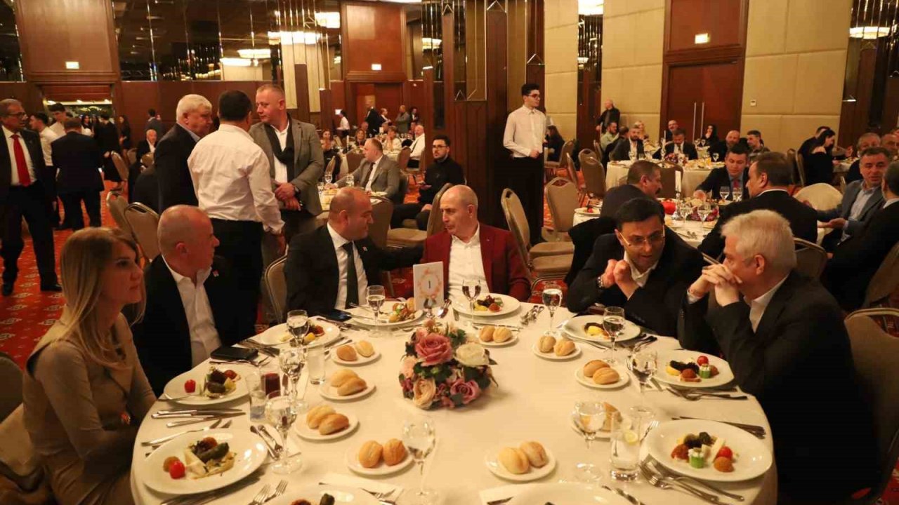 Büyükçekmece Belediye Başkanı Akgün’ün kentsel dönüşüm başarısı ödülle taçlandı
