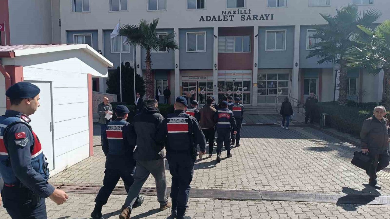 Öğrenci hesapları üzerinden dolandırıcılık yapıyorlardı, yakalandılar