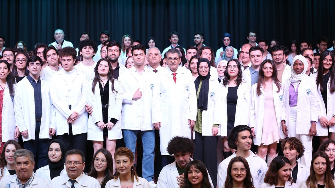 14 Mart Tıp Bayramında 254  öğrenci beyaz önlük giydi