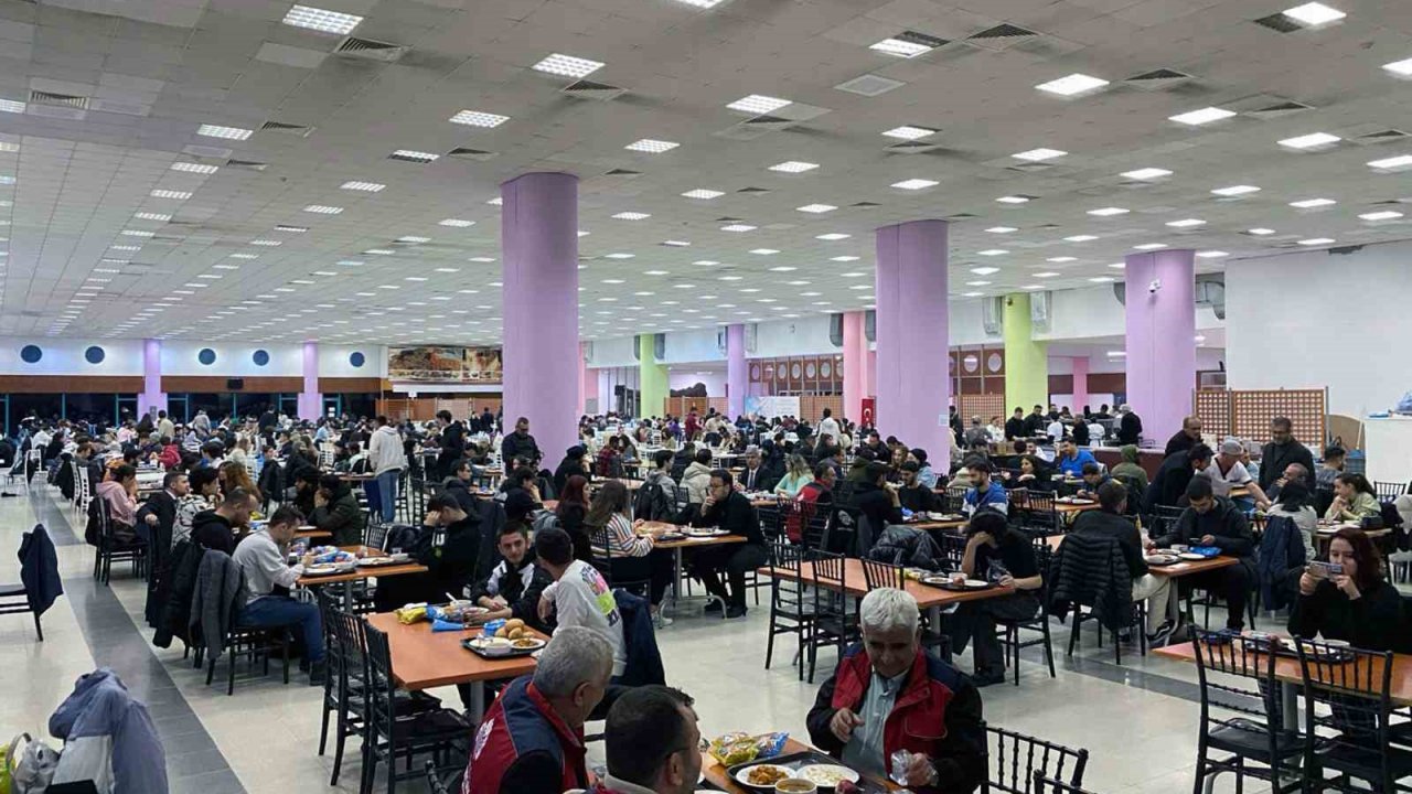 Muğla, Aydın ve Denizli’de her gün 6 bin Üniversiteliye iftar yemeği