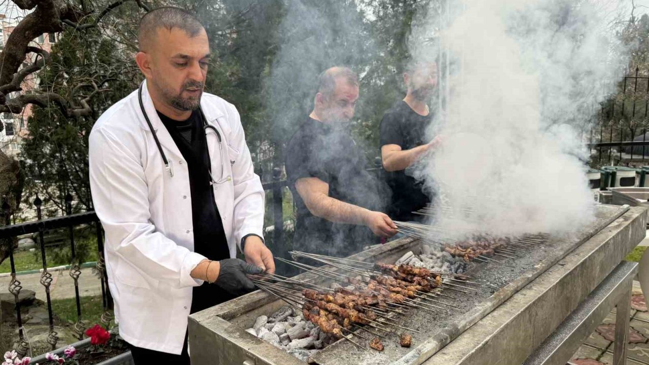 Ramazanda huzurevi sakinleri ve şehit ailelerini unutulmadı