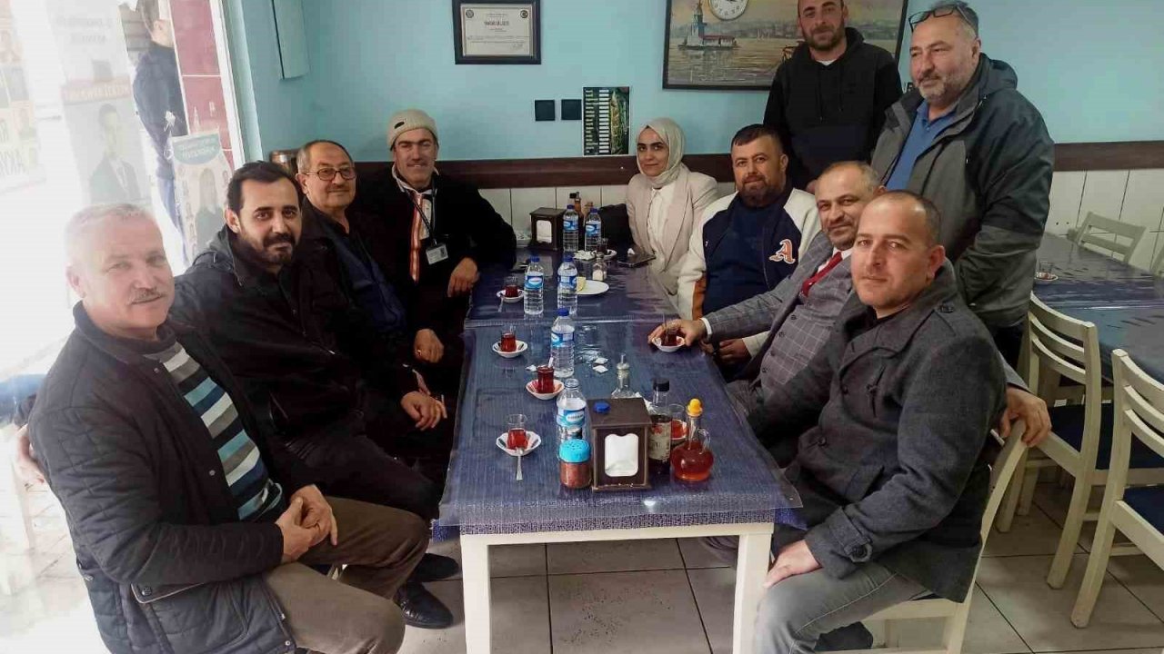 Altınova’da muhtar ve muhtar adayları bir araya geldi