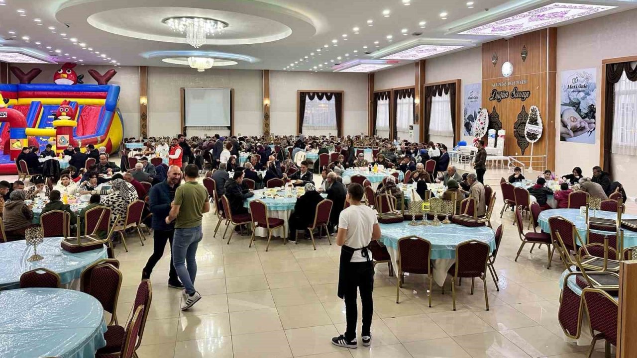 Kaymakam Bozoğlan, şehit ve gazi aileleriyle iftar yemeğinde bir araya geldi