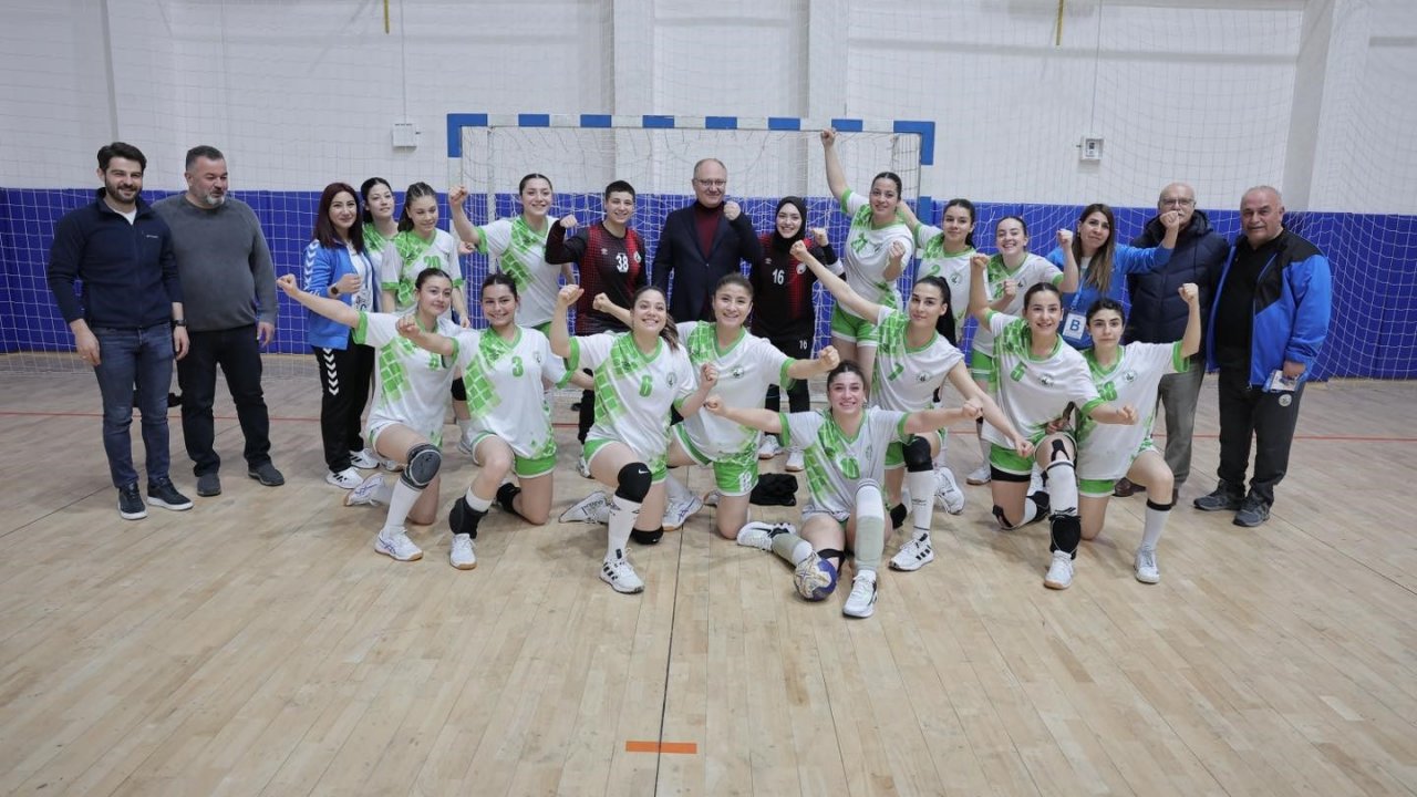 Sivas Belediyespor hentbol takımı play-off’a yükseldi