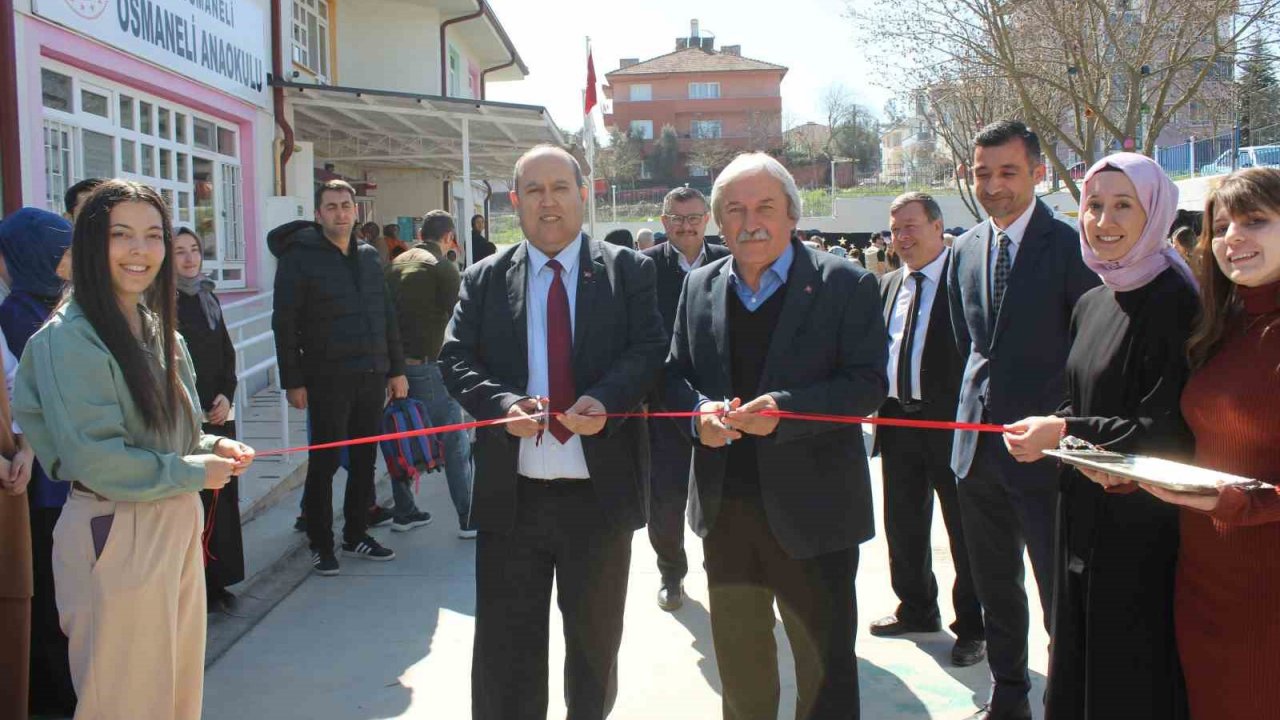 Anaokulu öğrencilerin hazırladığı açık hava sergisi