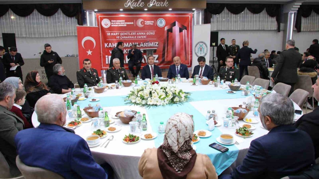 Şehit aileleri ve gaziler iftar programında buluştu