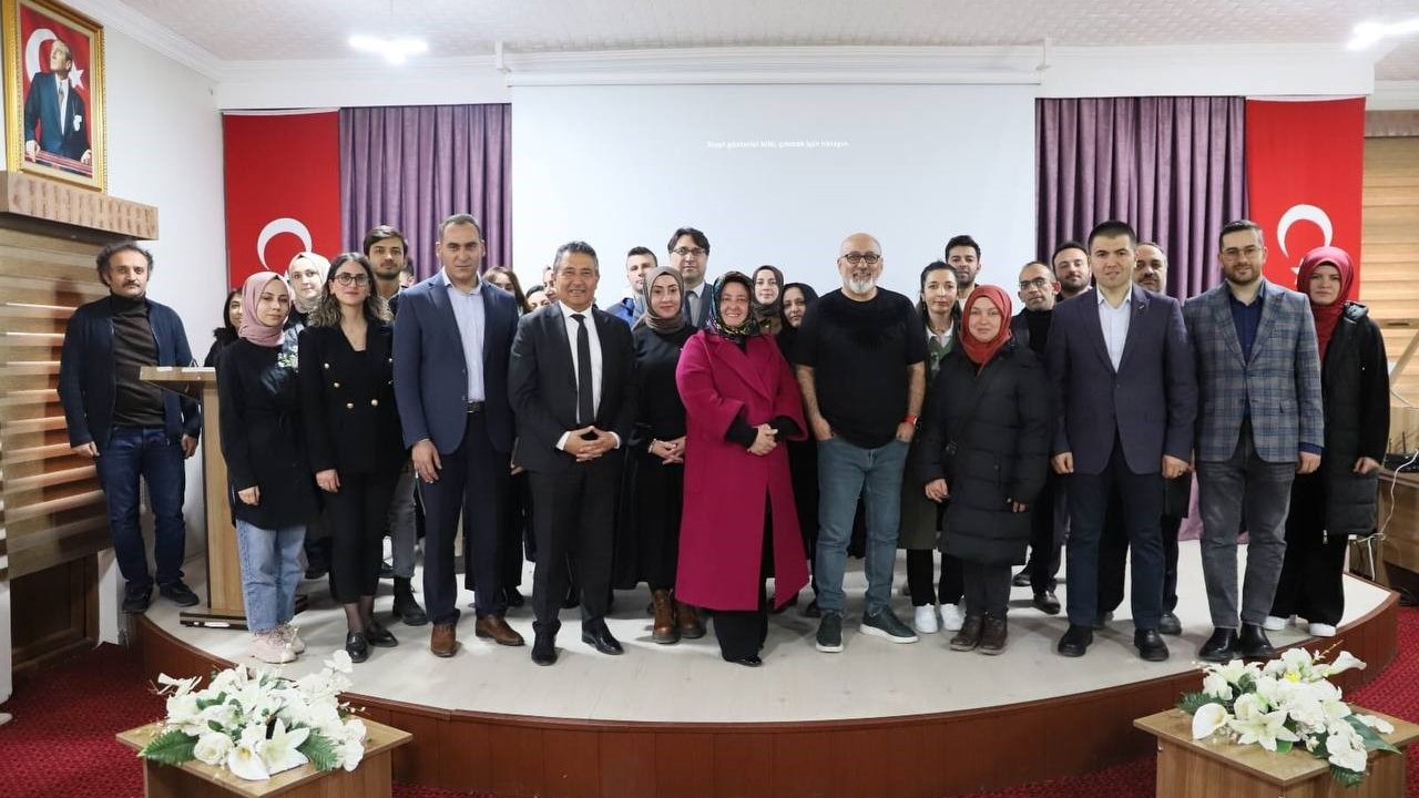 Bayburt’ta velilere ve öğretmenlere OSB semineri verildi