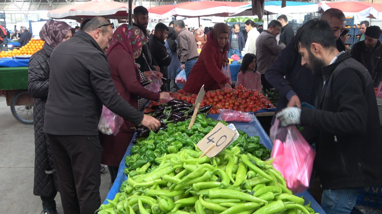 Aksaray’da Ramazan ayında semt pazarları ilgi görüyor