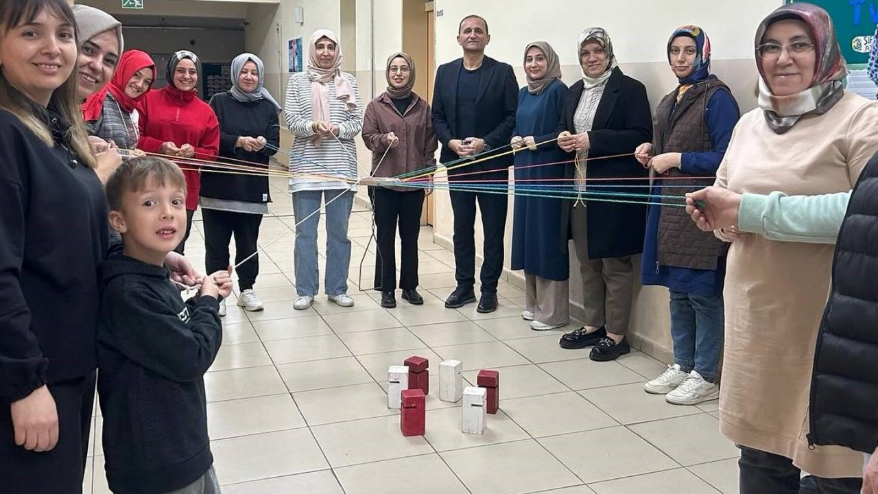 Simav’da öğretmenlere, “Etkili İletişim ve Beden Dili” konulu seminer