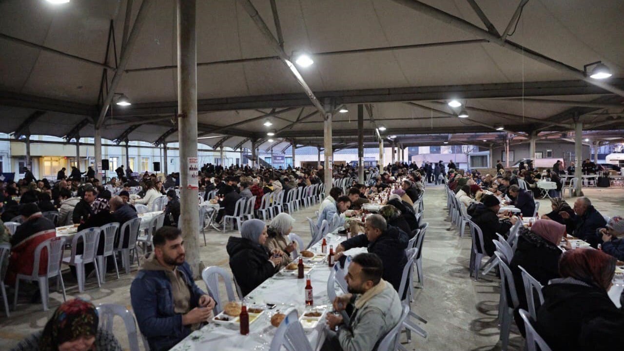 Servi, Gaybiefendi, Meydan ve Ali Paşa mahallesi sakinlerine iftar