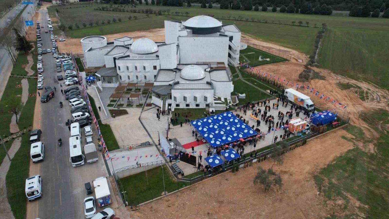 Büyükşehir, Cengiz Bektaş Kent Belleği ve Kültür Merkezi’nin tanıtımını gerçekleştirdi