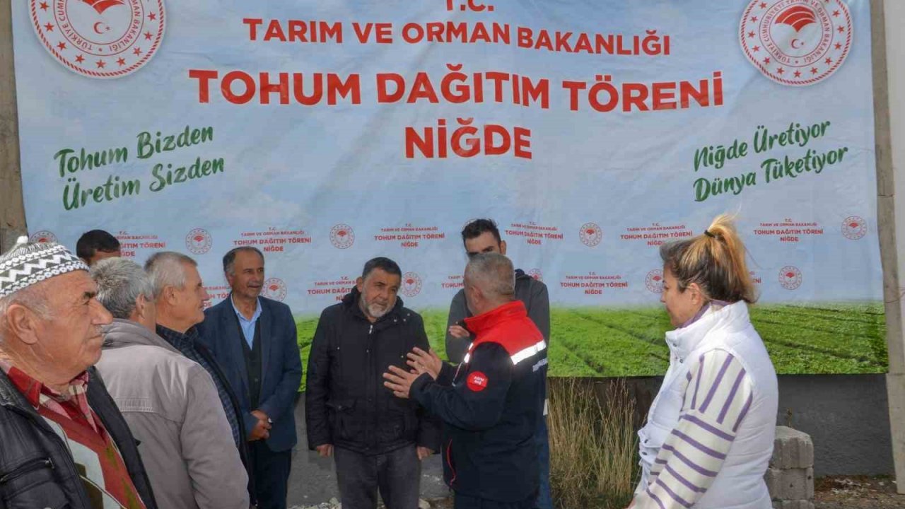 Niğde’de çiftçilere 75 hibeli nohut ve kuru fasulye tohumu dağıtıldı