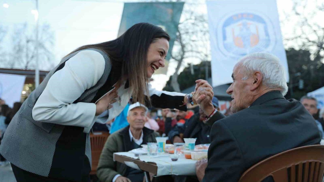 Selçuk’ta dayanışma, iftar sofraları ile büyüyor