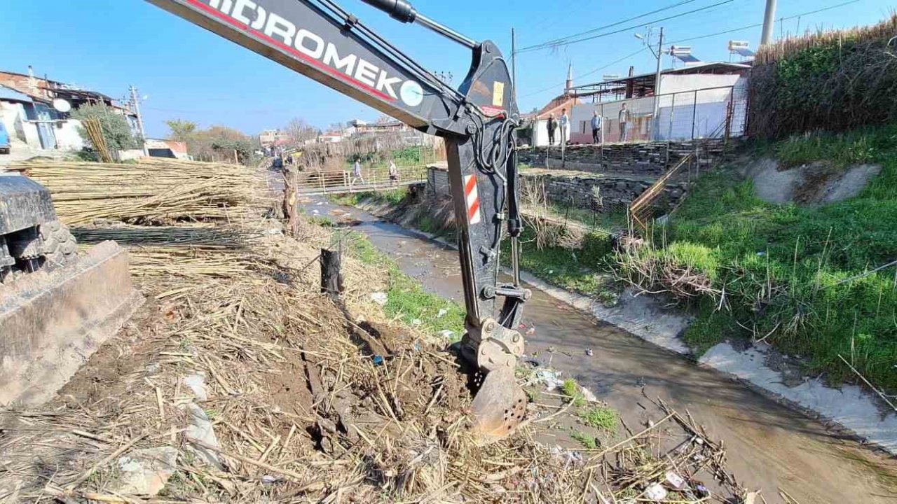 MASKİ’den Şehitler Mahallesinde dere temizliği