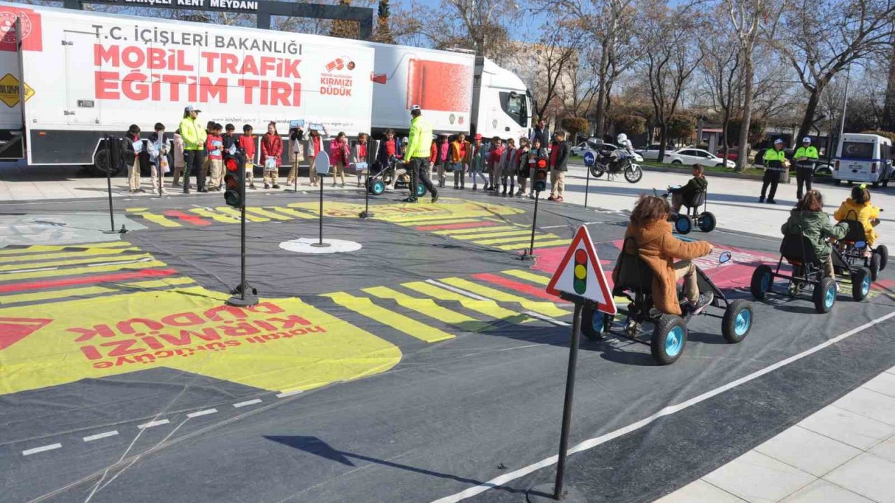 Mobil Trafik Eğitim Tır’ı Salihli’de