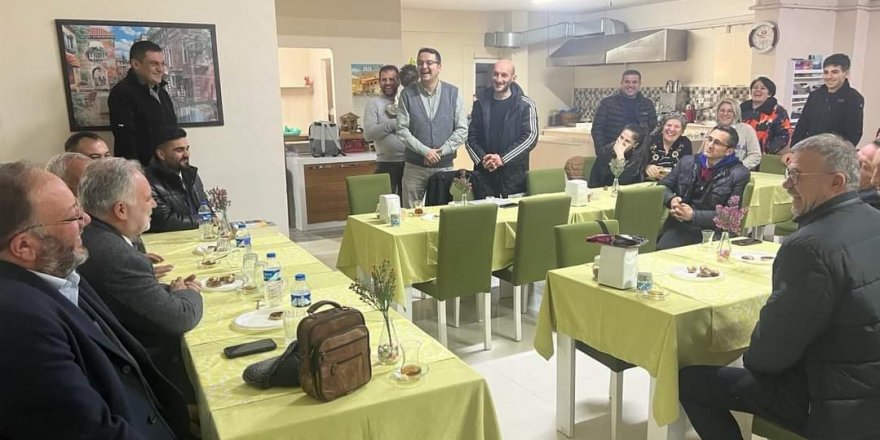 Kars Bağımsız Belediye Başkan Adayı Ayhan Bilgen, Karadenizliler Derneği’ni ziyaret etti