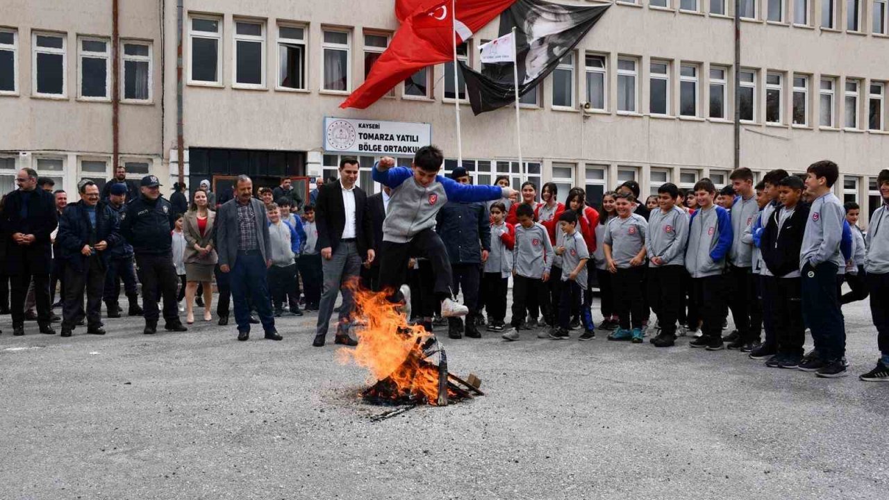 Tomarza’da Nevruz coşku ile kutlandı