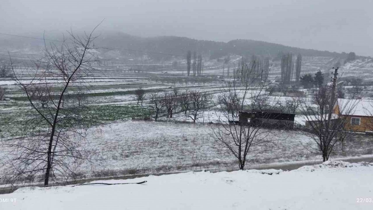 Denizli’nin yüksek kesimleri beyaza büründü