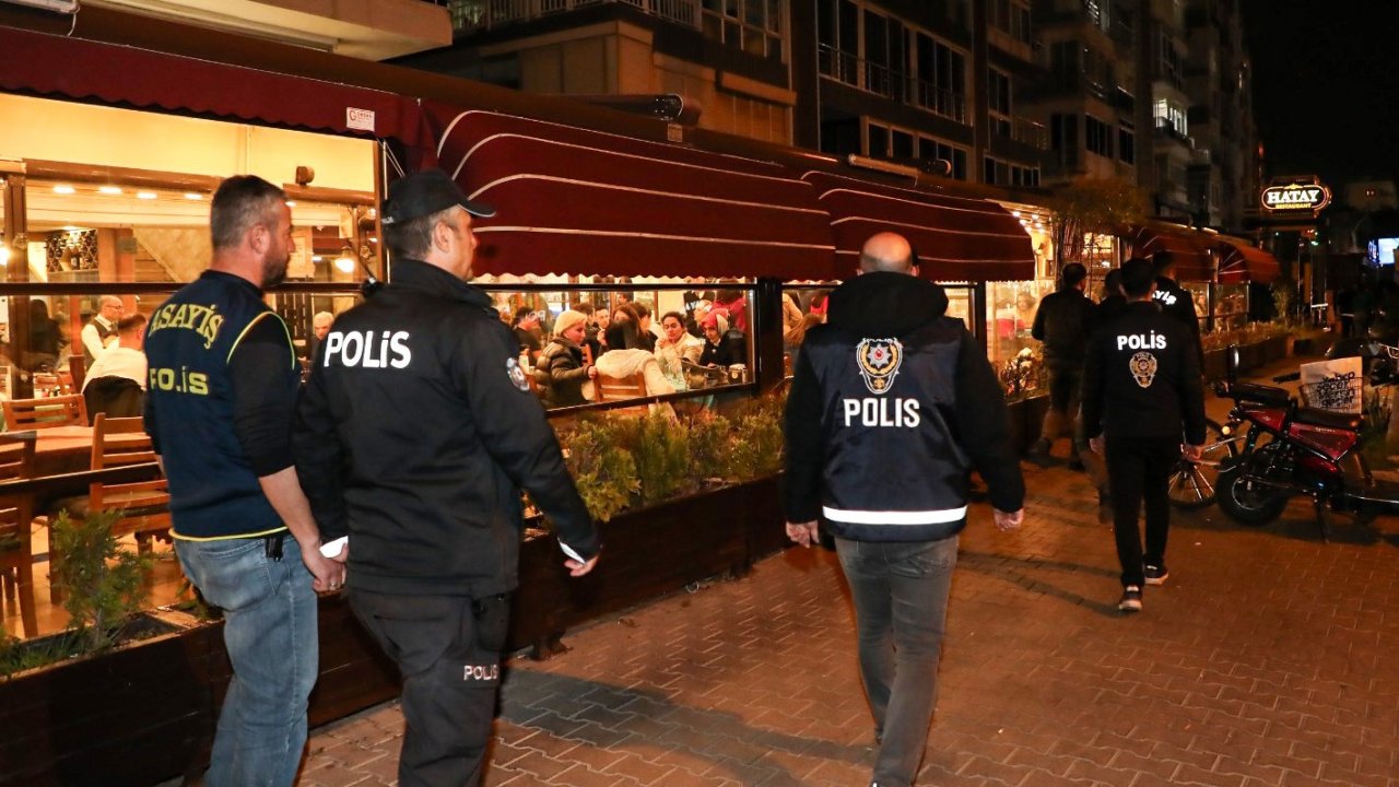 Mersin polisi umuma açık mekanlarda denetim yaptı