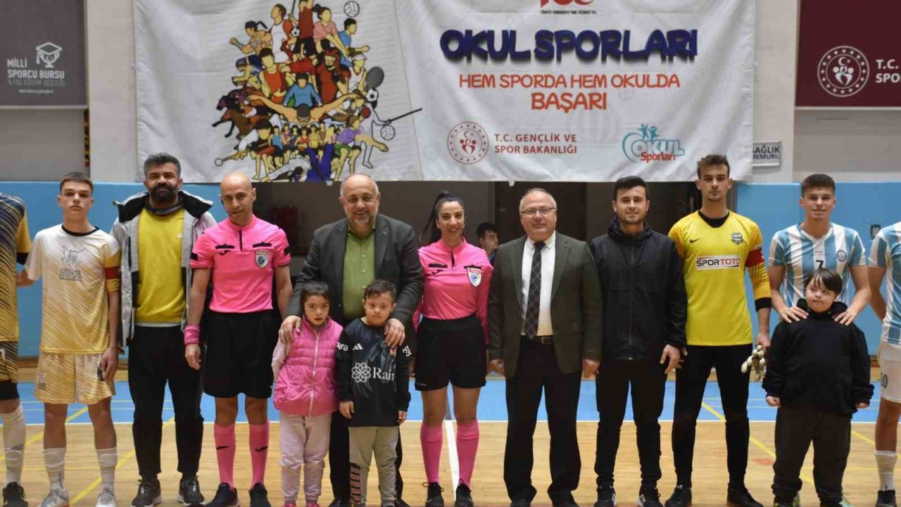 Afyonkarahisar’da futsal grup müsabakaları başladı