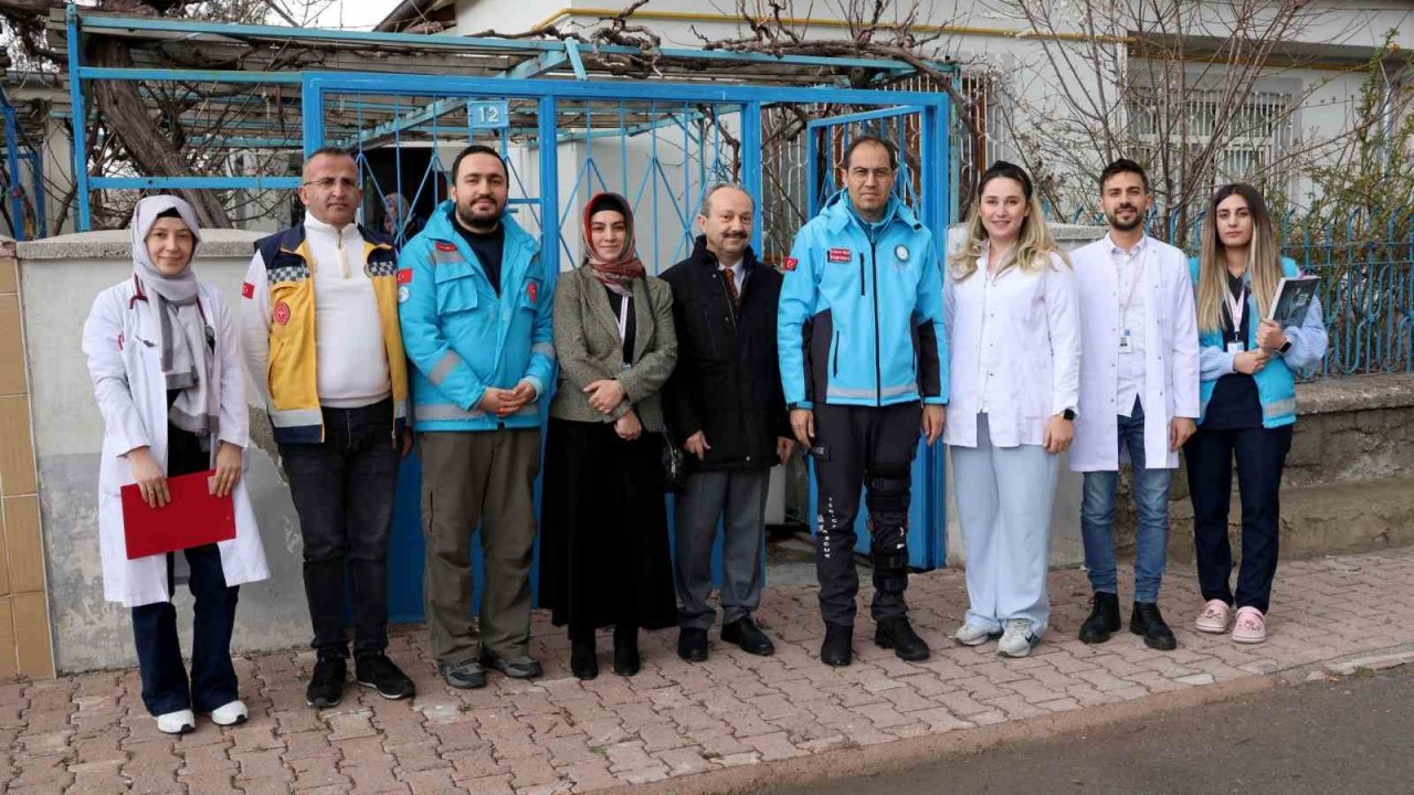 İl Sağlık Müdürü Erşan’dan evde sağlık hizmeti alan hastalara ziyaret