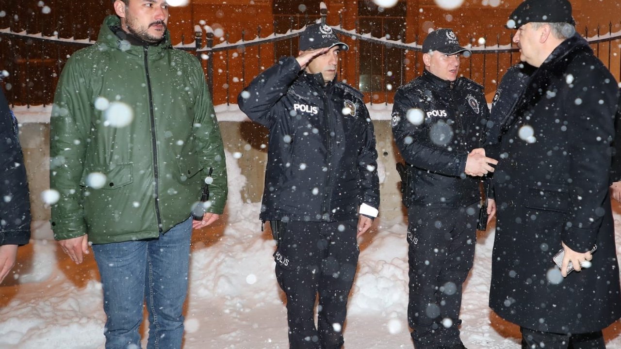 Emniyet Müdürü Yırtar personelle sahur yaptı