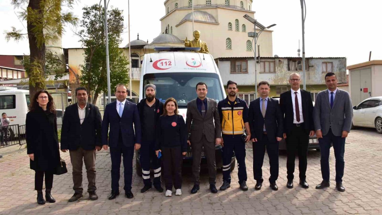 Aydın İl Sağlık Müdürü Eser Acarlar’daki Acil Sağlık Hizmetleri İstasyonu personeli ile bir araya geldi