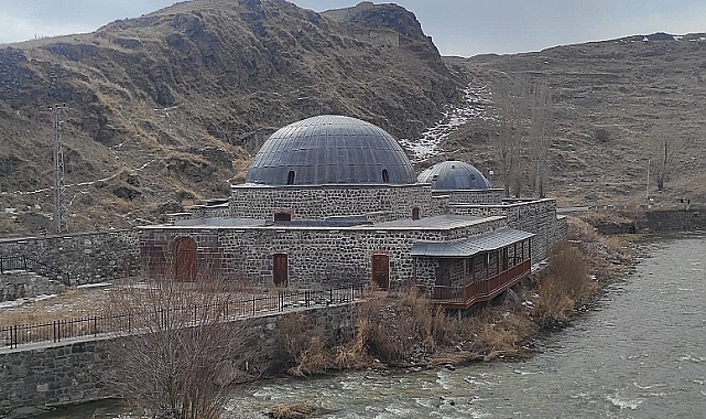 Kars'ta Mazlum Ağa Hamamı Çözüm Bekliyor