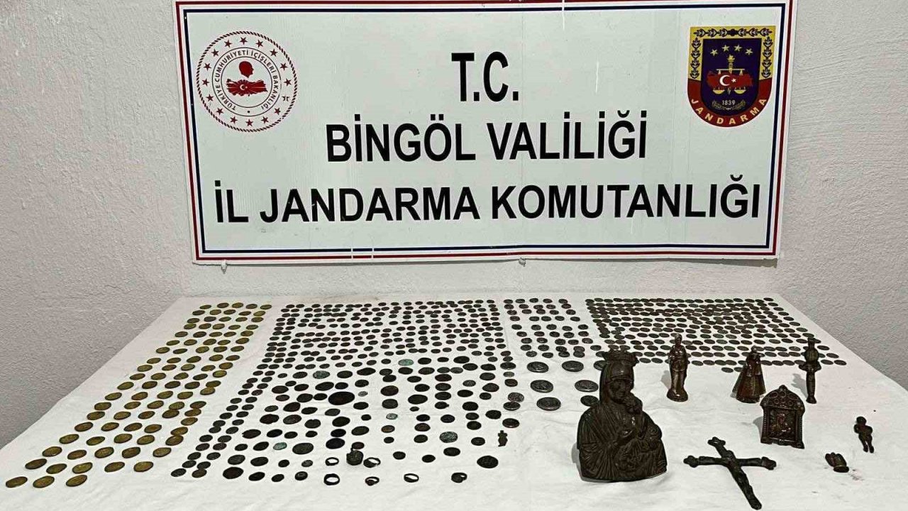 Bingöl’de tarihi eser kaçakçılığı operasyonu: 734 adet tarihi eser ele geçirildi