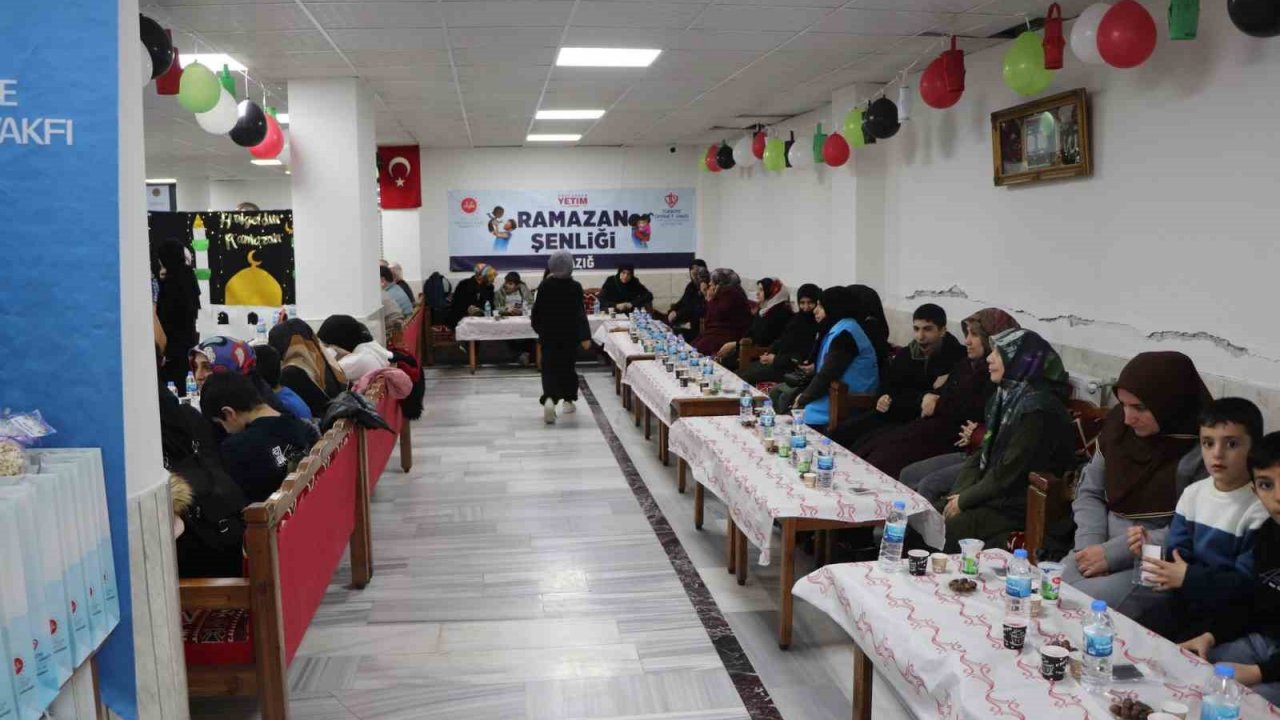 Elazığ’da ’İyilik Sofrası’ yetim çocuklar için kuruldu