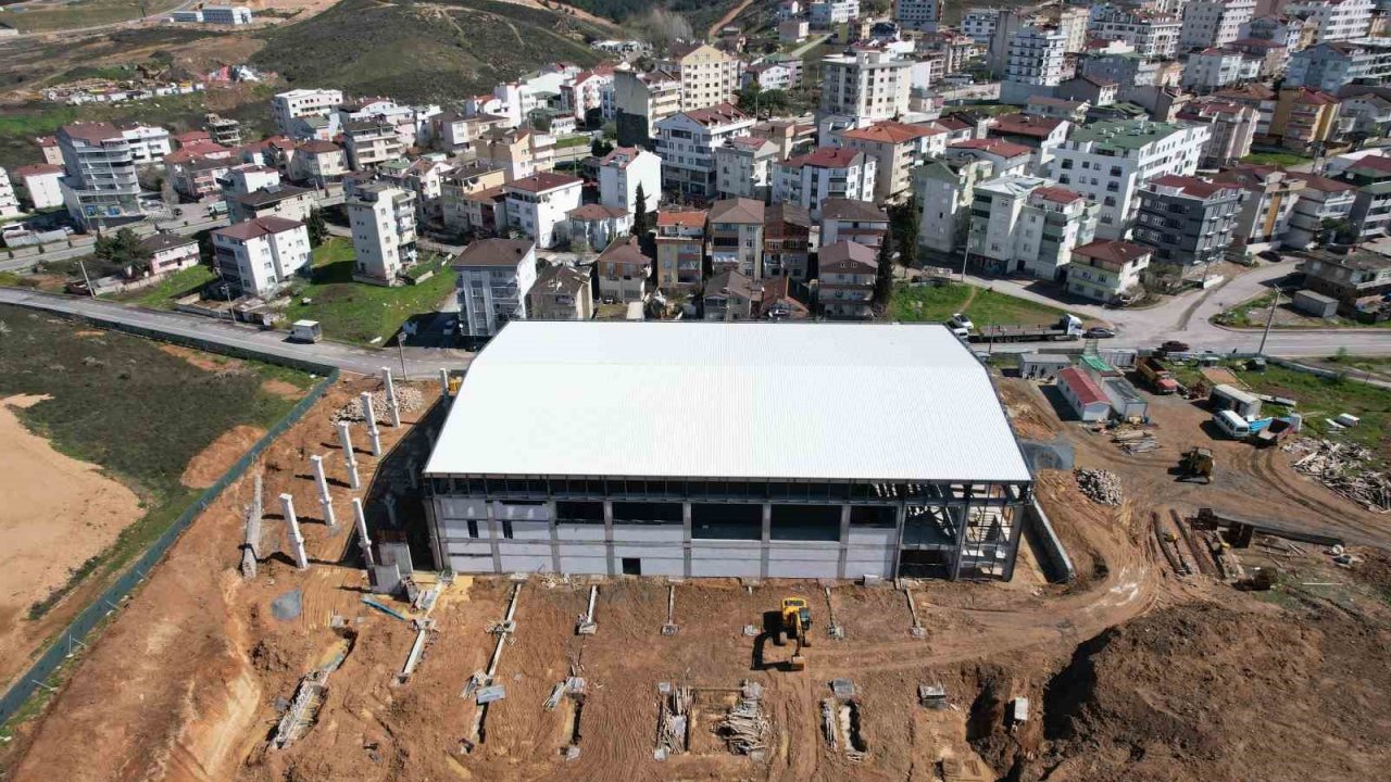 Çayırova’nın yeni spor salonunda çalışmalar devam ediyor