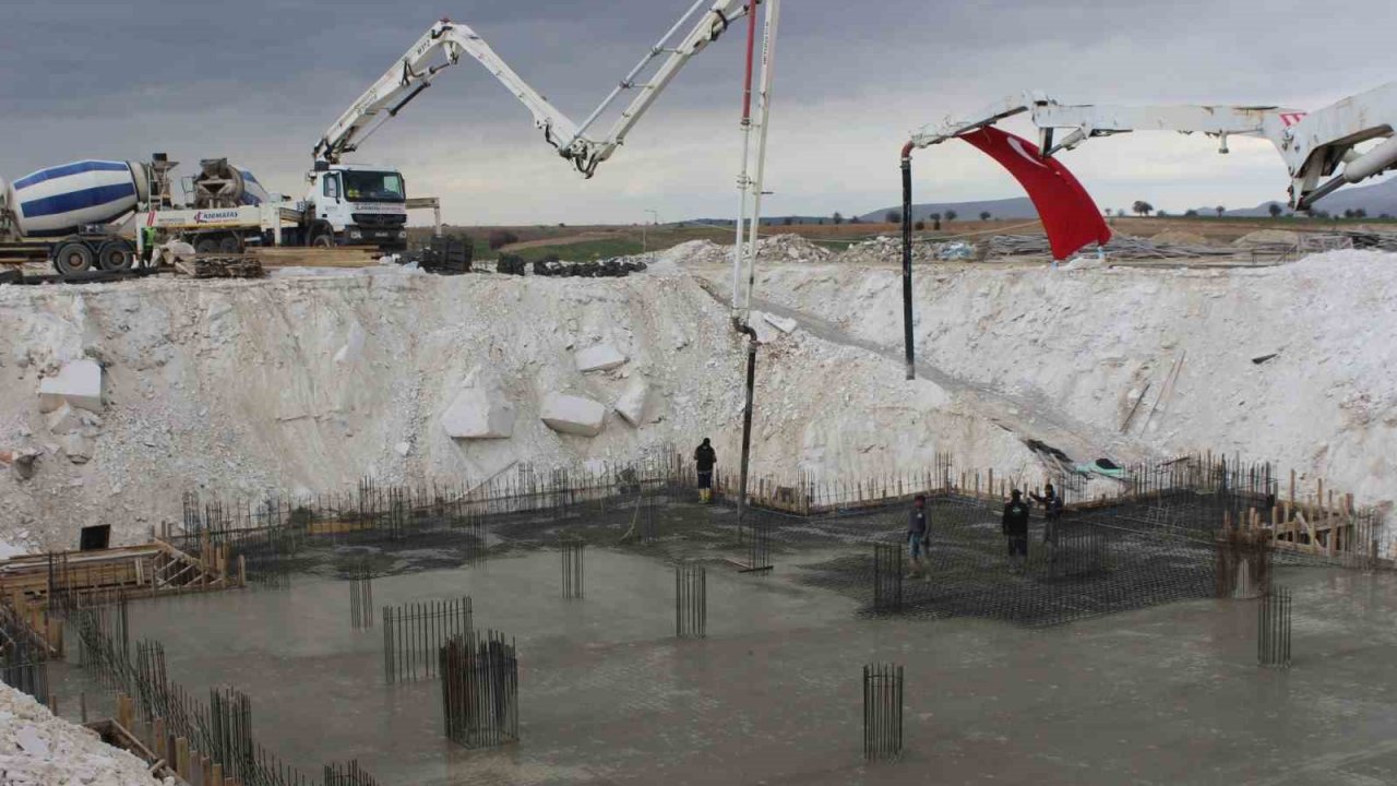 Beyşehir’de OSB’de yapılan caminin temeli dualarla atıldı