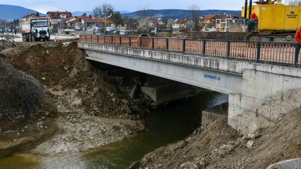 Köprü yapımında çalışmalar büyük ölçüde tamamlandı