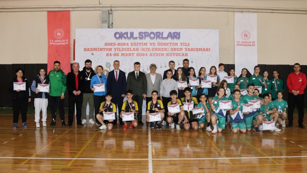 Genç yeteneklerin badminton mücadelesi tamamlandı