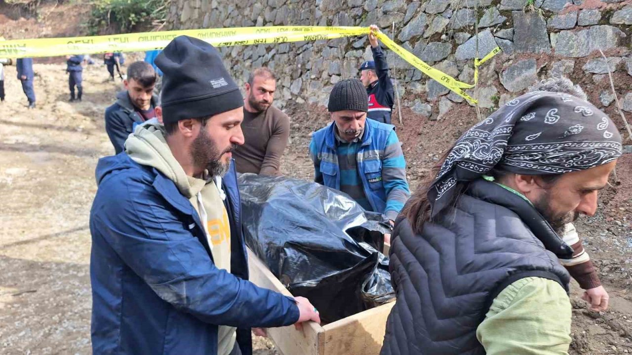 Göçük altından cesetleri çıkartılan işçilerin cansız bedenleri Adli Tıp Kurumu’na gönderildi