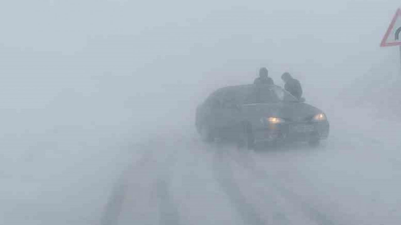 Muradiye’de kar ve tipiden kapanan yollar ulaşıma açıldı