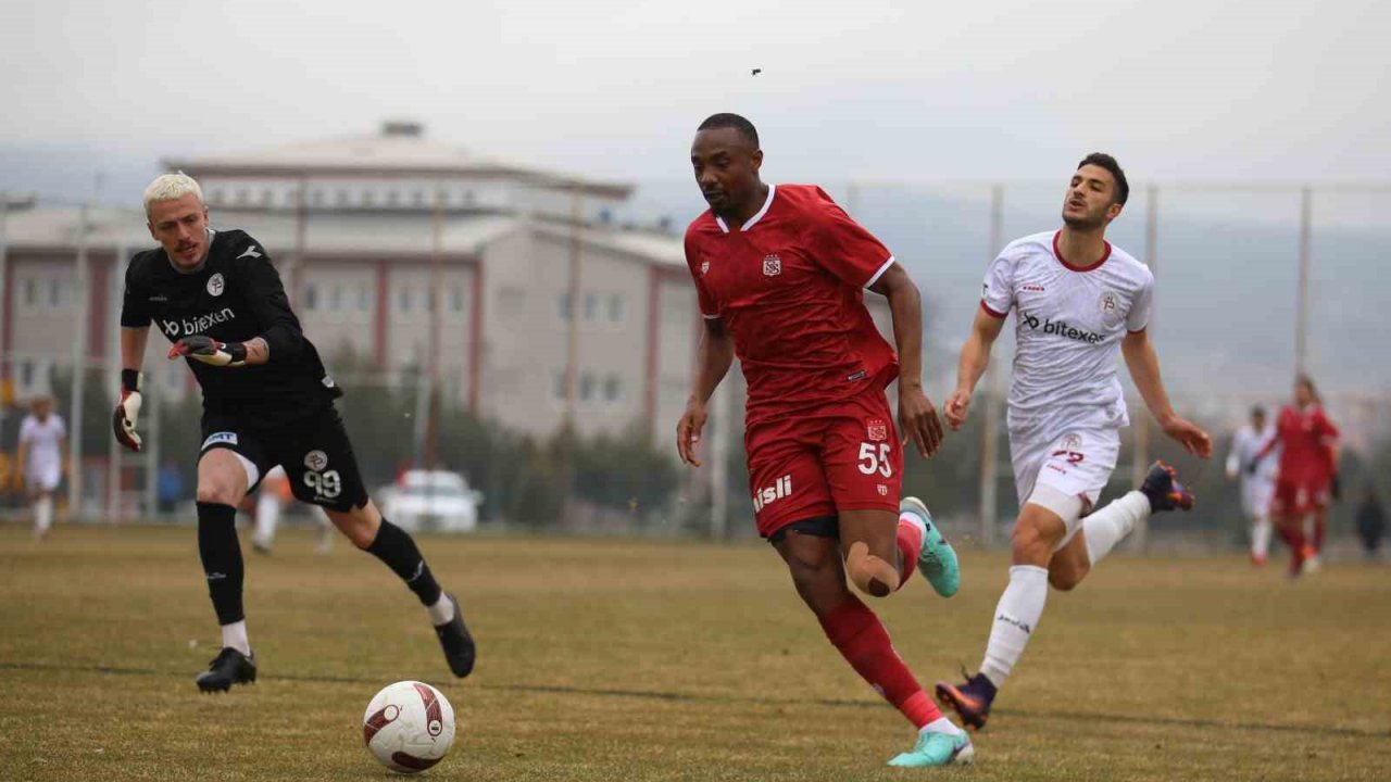 Sivasspor, hazırlık maçında Tokat Belediye Plevnespor’u 6-1 yendi