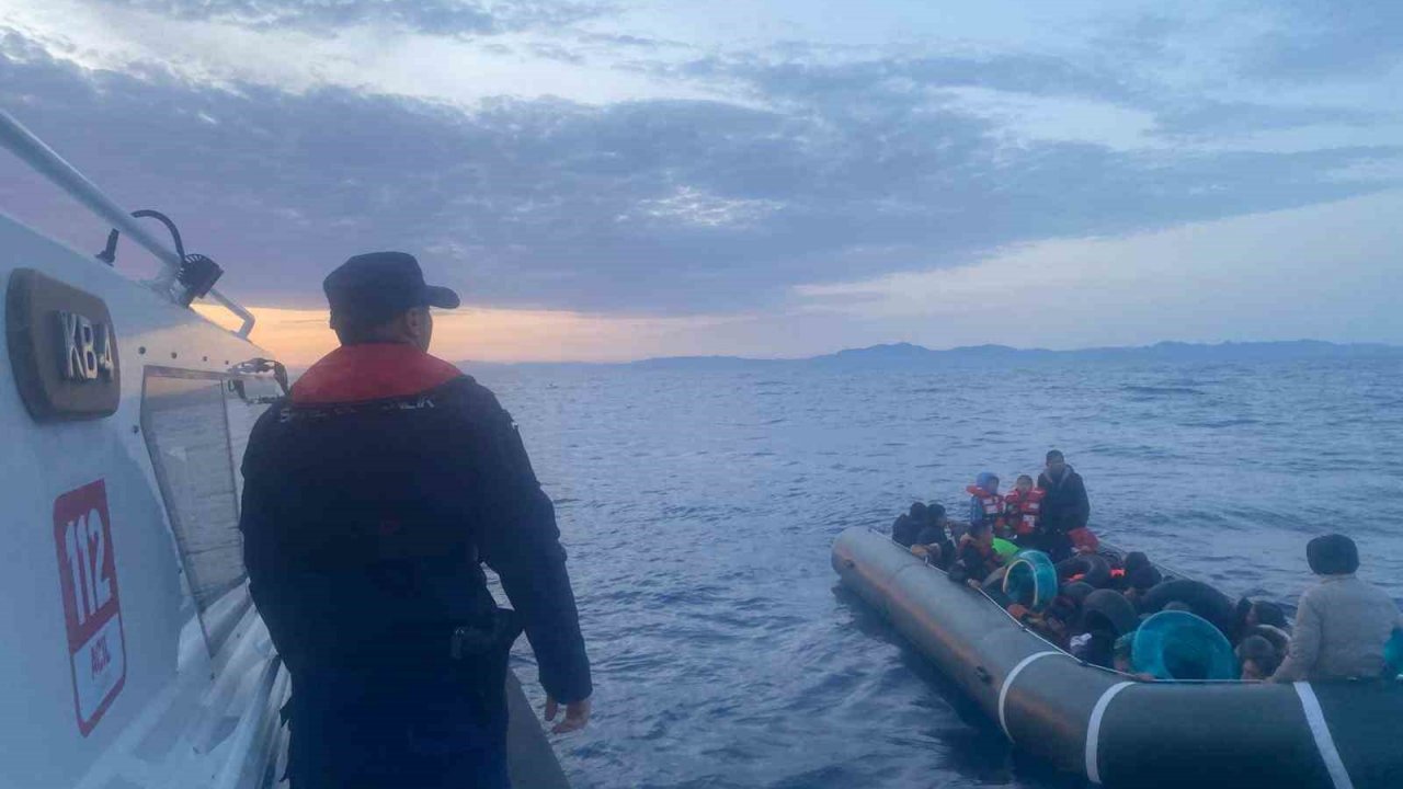 Aydın’da 13 düzensiz göçmen kurtarıldı