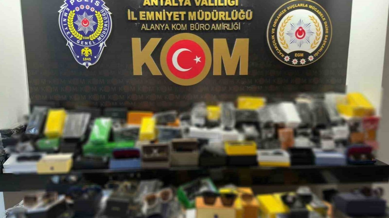 Antalya’da 4 ilçede kaçakçılık operasyonu