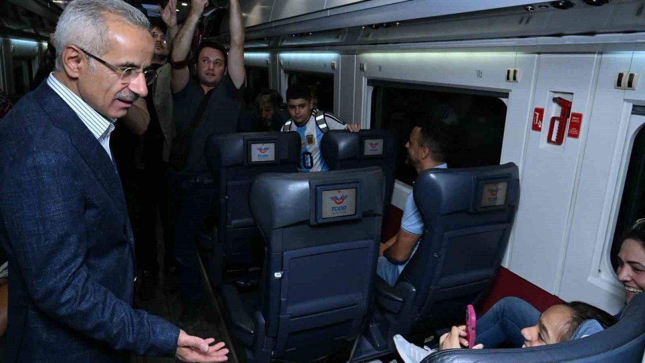 Ulaştırma ve Altyapı Bakanı Uraloğlu: “Emeklilerimize trenlerde yüzde 10 indirim uygulayacağız"