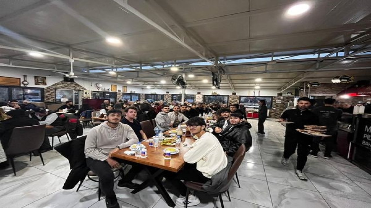 Sivrihisar İlçe Müftülüğü’nden Sivrihisar KYK Yurdu öğrencilerine iftar yemeği