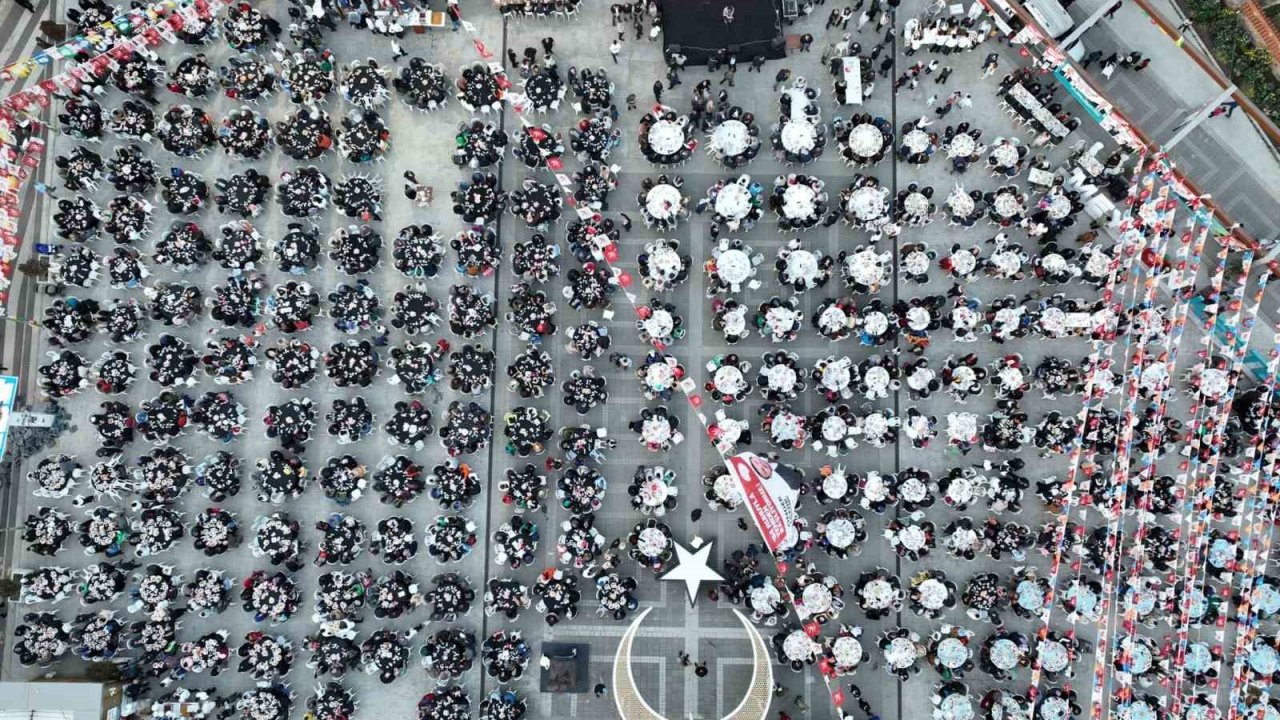 Kestel Belediyesi’nden 9 bin kişilik sokak iftarı