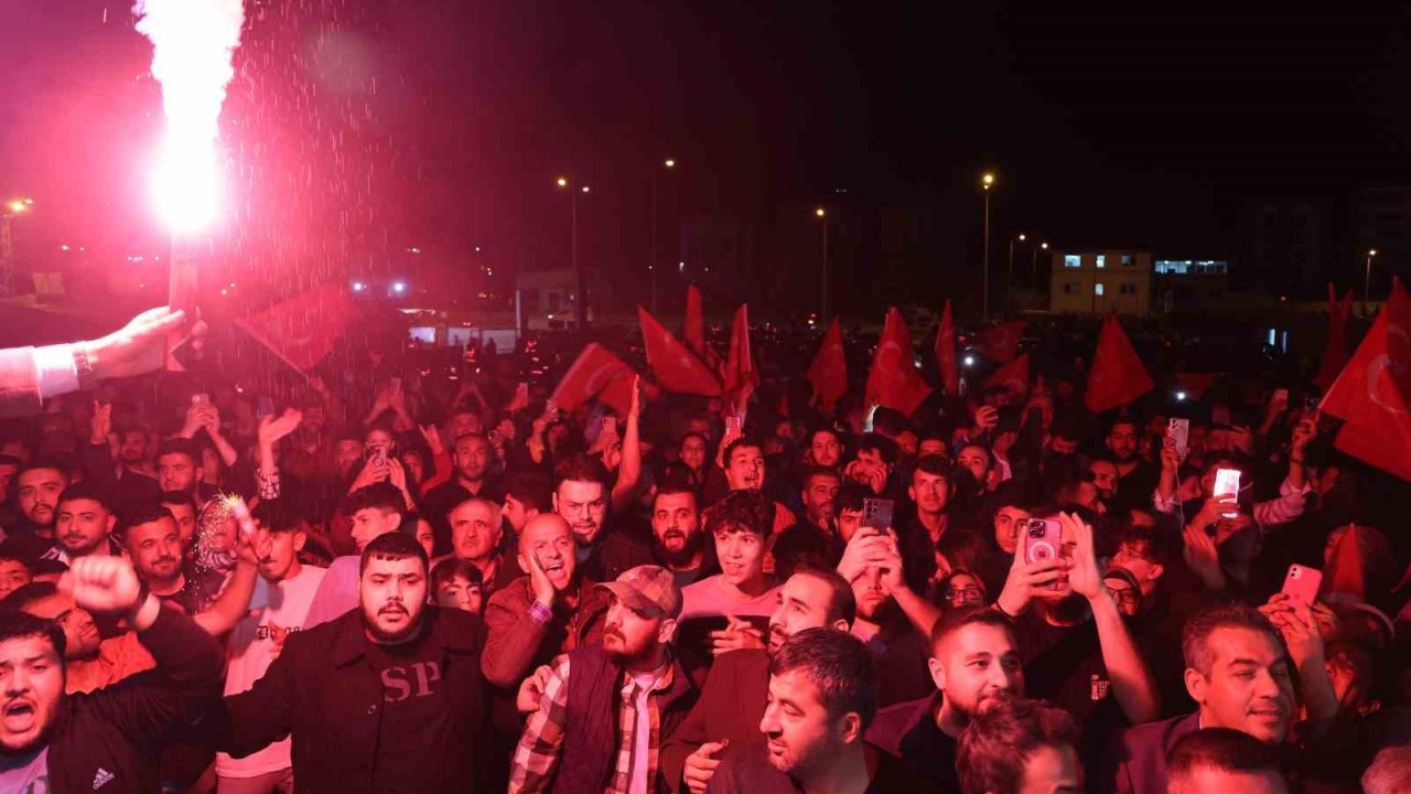 Cumhur İttifakı Hatay Büyükşehir Belediye Başkan Adayı Öntürk’den zafer konuşması