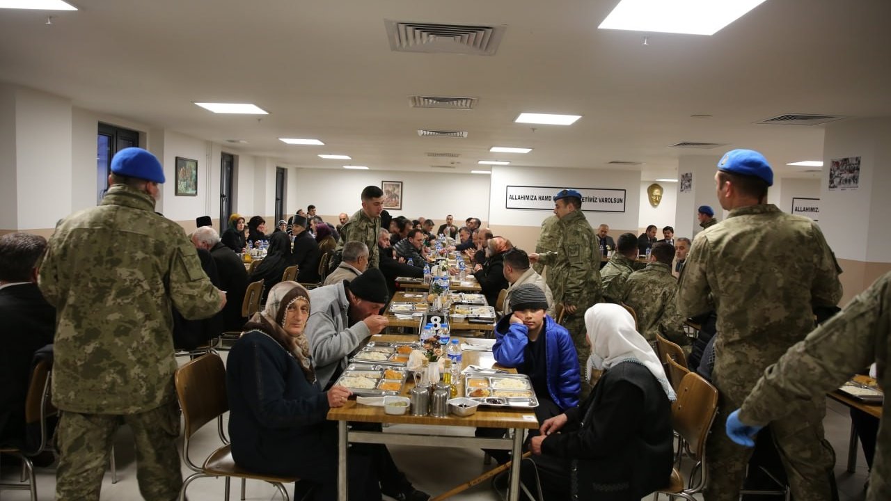 Şehit aileleri ve gazi yakınları için iftar yemeği düzenlendi