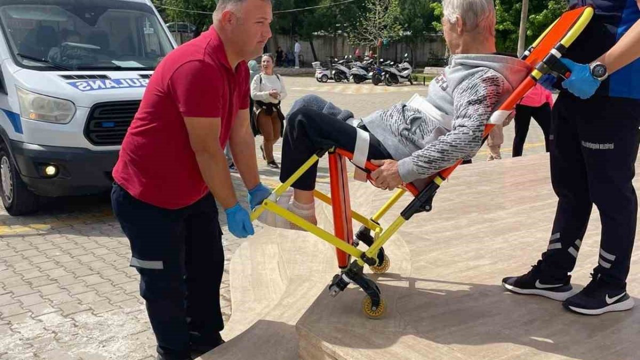 Büyükşehir ekipleri vatandaşları sandığa götürdü