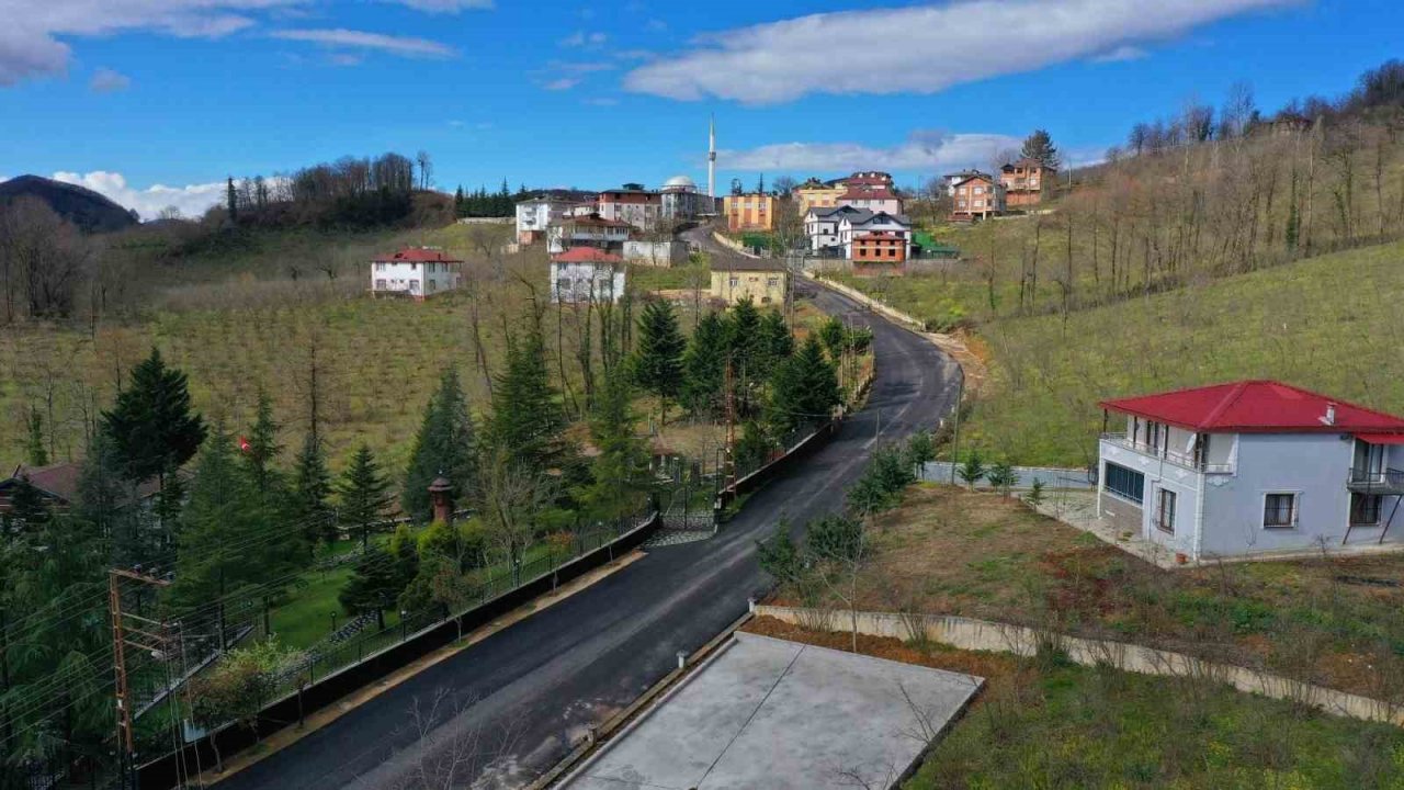 Ordu Büyükşehir, sıcak asfalt çalışmalarını sürdürüyor