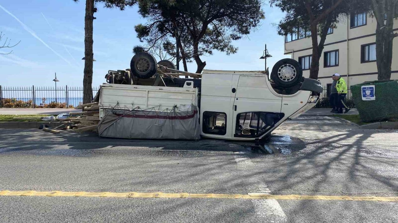 Ordu’da takla atan kamyonetten yara almadan kurtuldular